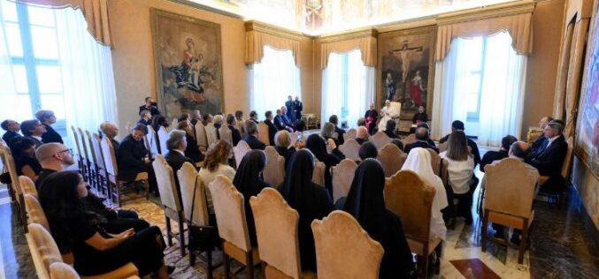 Папата го охрабри Центарот за студии „Лав XIV“ да придонесува во градењето цивилизација на љубовта