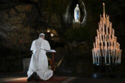 Во Лурд папата Лав ја довери Франција на Дева Марија