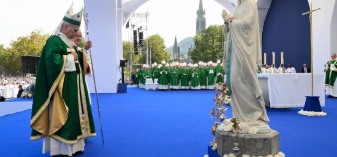 Папата Лав XIV во Лурд: Молете света Бројаница во октомври за мир