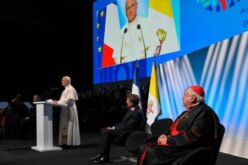 Папата во Мец: Бог никогаш не поттикнува нешто што го нарушува човечкото достоинство