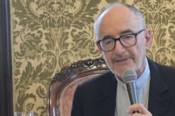 Кардинал Черни: Теологијата мора да го брани човечкото достоинство во ерата на вештачката интелигенција